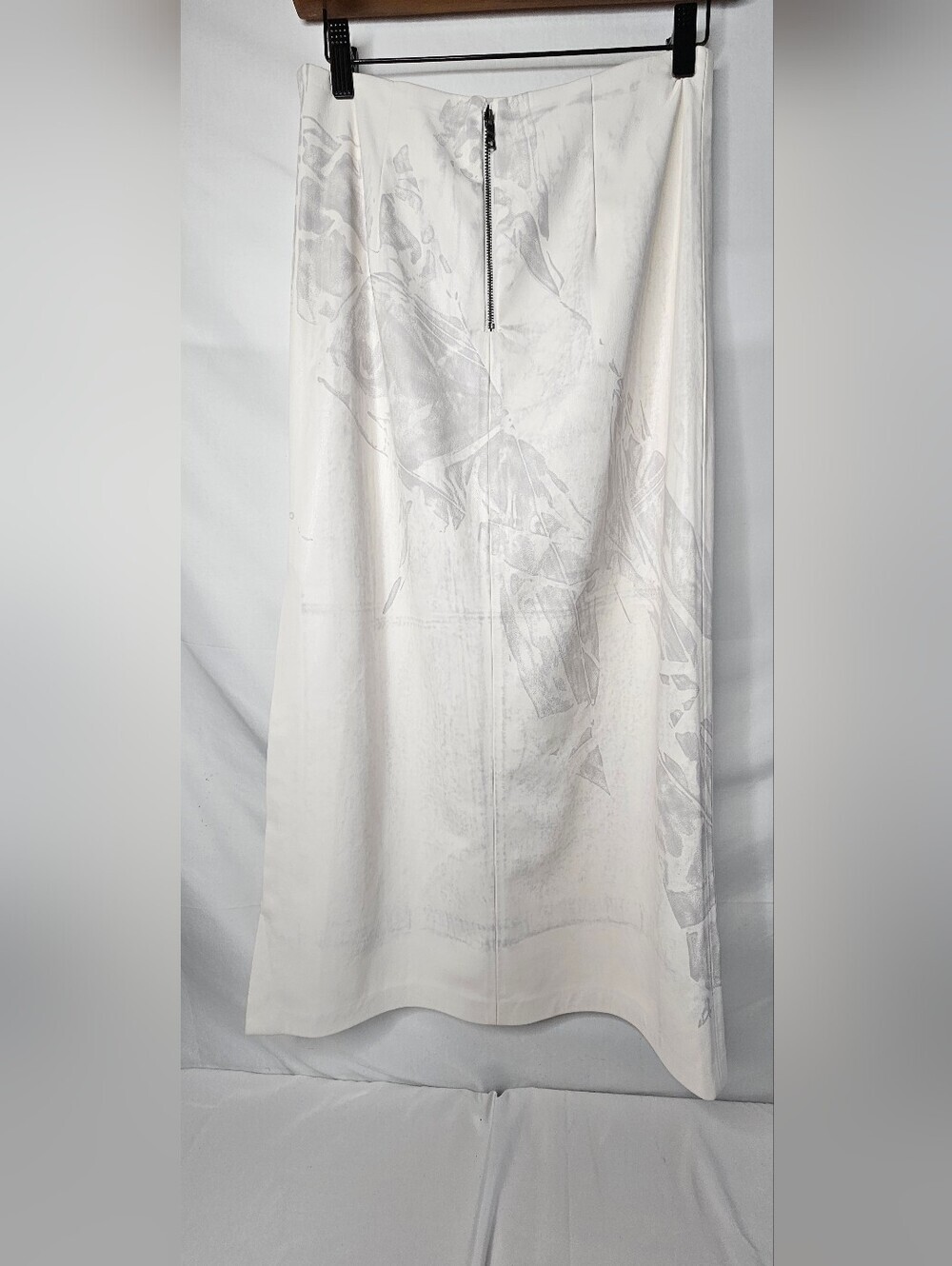 Alice + Olivia Women's Off white Maeve Vegan Midi Skirt Size 6 - Picture 5 of 14